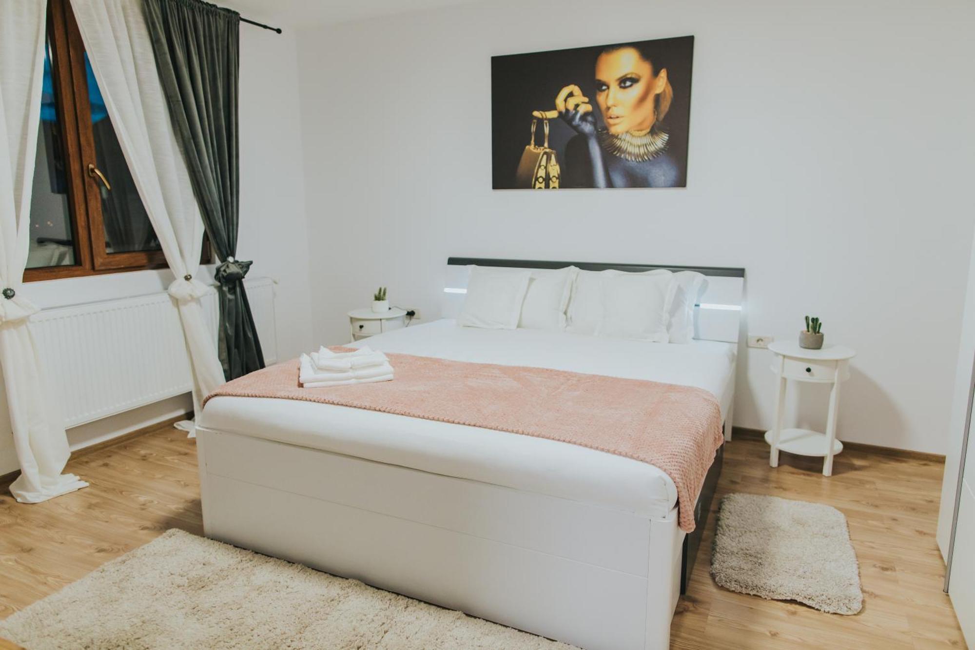 Alessandra-Aparthotel Piatra Neamţ Exterior foto
