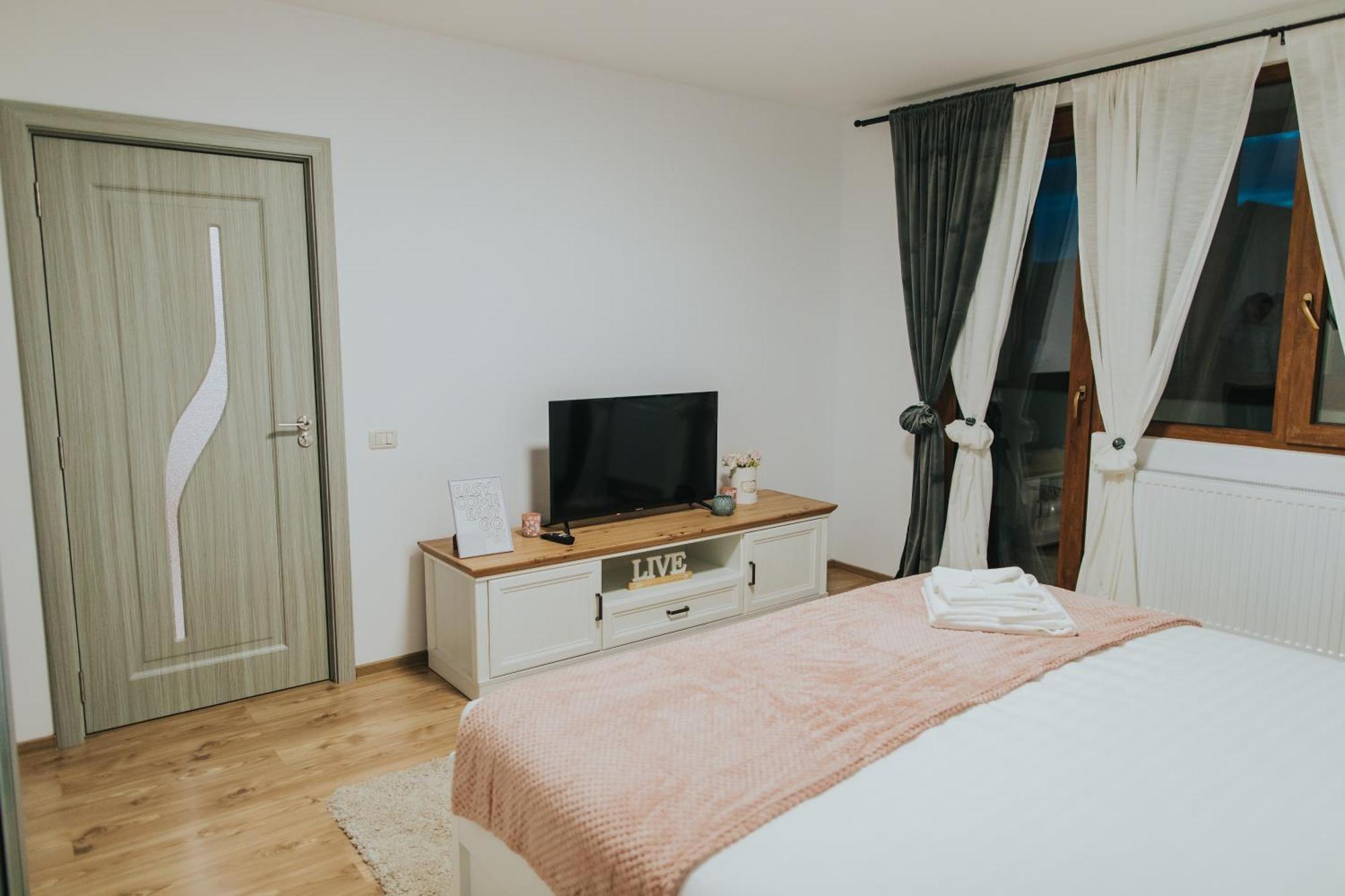 Alessandra-Aparthotel Piatra Neamţ Exterior foto